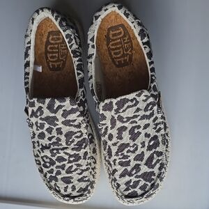 Leopard Print Slip-On Shoes